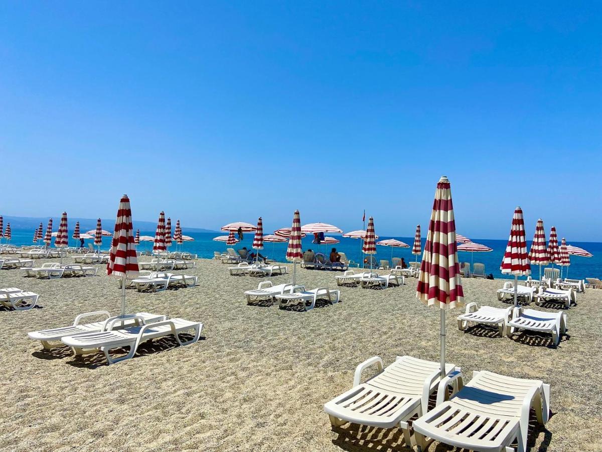 Pizzo Beach Club Apartment Exterior photo