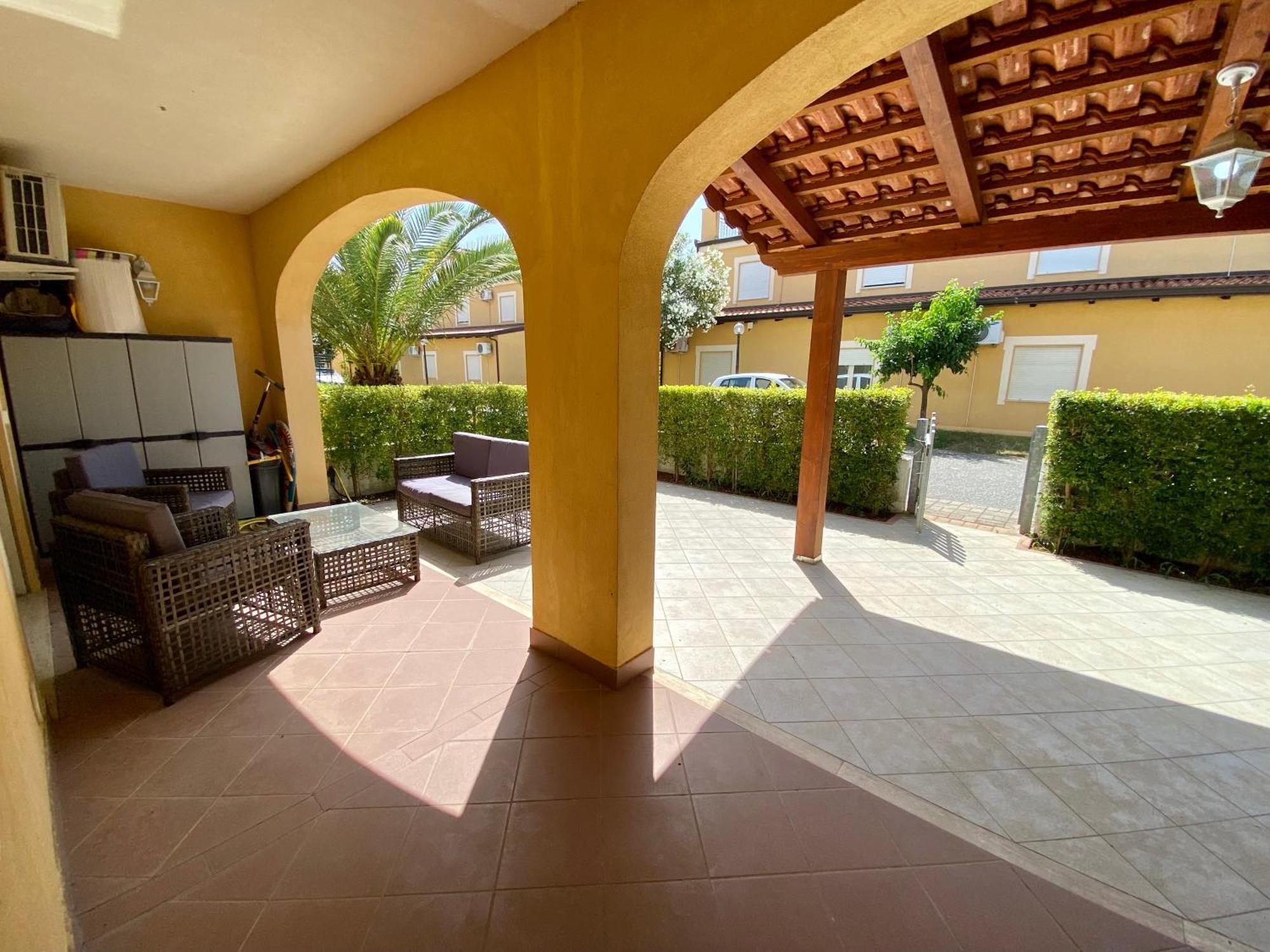 Pizzo Beach Club Apartment Room photo